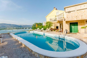 Charming apartment with private pool in Mastrinka - 98 sqm